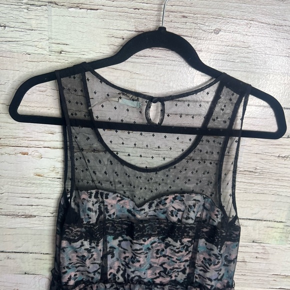 Urban Outfitters kimchi blue lace overlay sheer dress floral size 8 - Picture 5 of 7